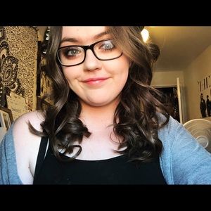 Meet your Posher, Alyssa